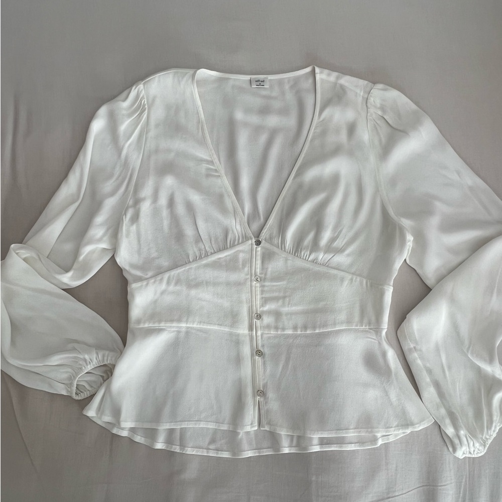 Aritzia - Wilfred - New prairie blouse, button-front v-neck blouse